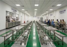 Bàn ăn KCN The One: Giải pháp toàn diện từ Gỗ công nghiệp đến Inox cao cấp